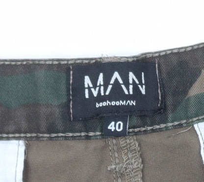 boohooMAN Men's Green Camouflage Cargo Shorts Size 40 Regular Fit