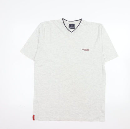 Umbro Men's Grey V-Neck Short Sleeve T-Shirt Size S Classic Fit