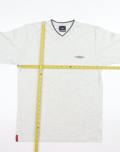 Umbro Men's Grey V-Neck Short Sleeve T-Shirt Size S Classic Fit