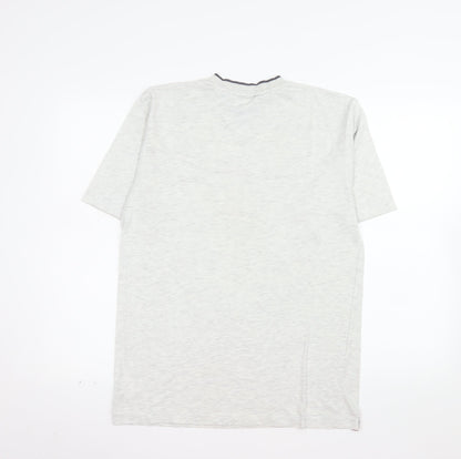 Umbro Men's Grey V-Neck Short Sleeve T-Shirt Size S Classic Fit