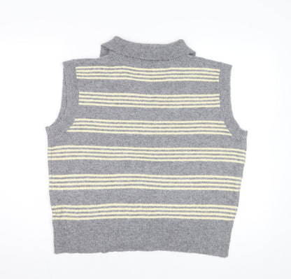 Boohoo Women’s Grey Striped Collared Sleeveless Knit Vest L