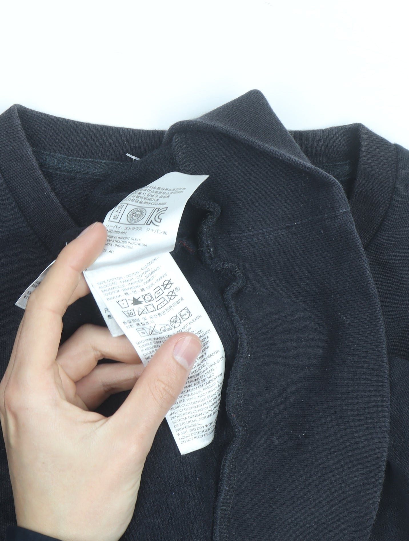 Levi's Men's Black Graphic Crew Neck Cotton Sweatshirt M