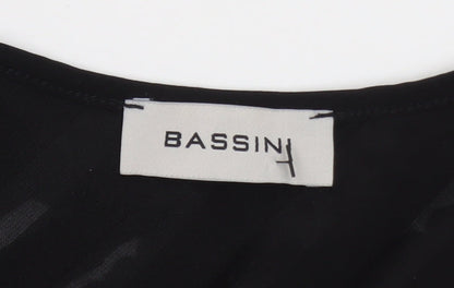 Bassini Women’s Black Size 12 Short Sleeve Ruffle Stretch Top