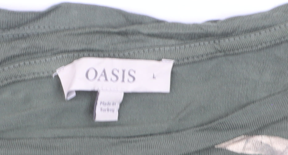 Oasis Women’s Green Animal Print T-Shirt Size L Short Sleeve