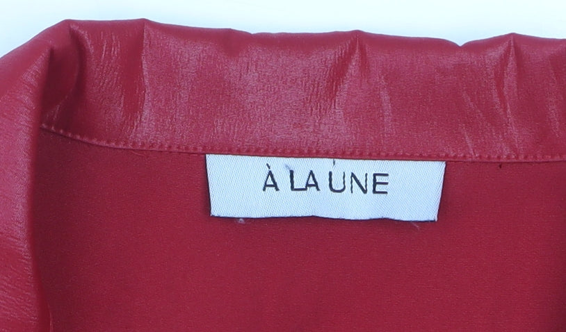 À La Une Women’s Red Collared Long Sleeve Satin Blouse Size M