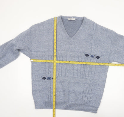 Bannockburn Men's Blue Argyle V-Neck Acrylic Jumper 2XL