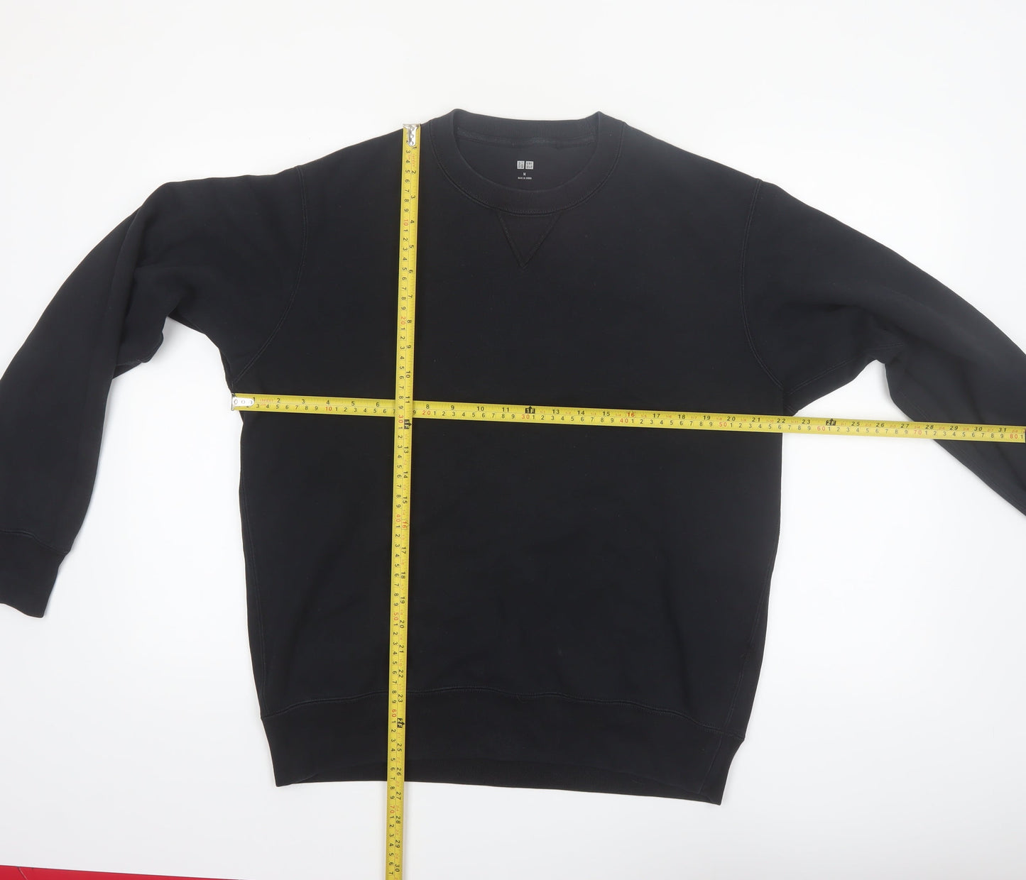 UNIQLO Men's Black Medium Crew Neck Pullover Fleece Sweatshirt
