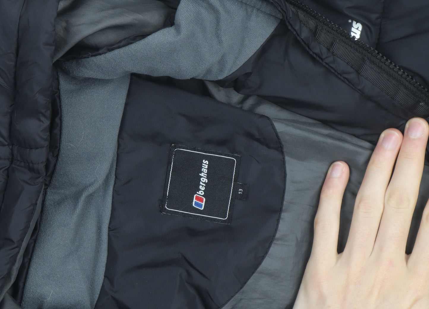 Berghaus Boys Black Hooded Puffer Jacket Age 13 Lightweight Winter Coat