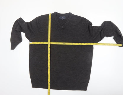 Atlantic Bay Men's Grey V-Neck Acrylic Jumper Size L