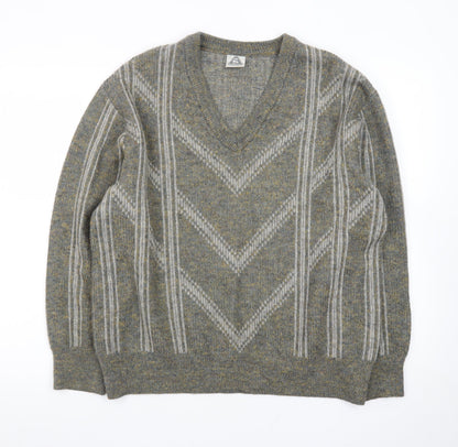 Strickschön Men’s Grey Wool Blend V-Neck Geometric Jumper XL