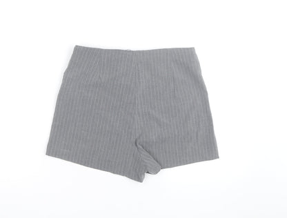 Love Tree Women's Grey Pinstripe Chino Shorts Size M