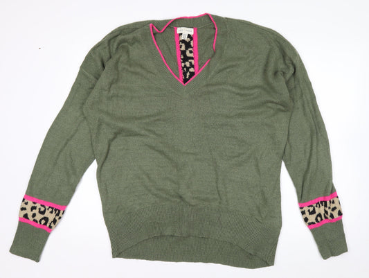 Love & Roses Women's Green Leopard Trim V-Neck Jumper Size 16