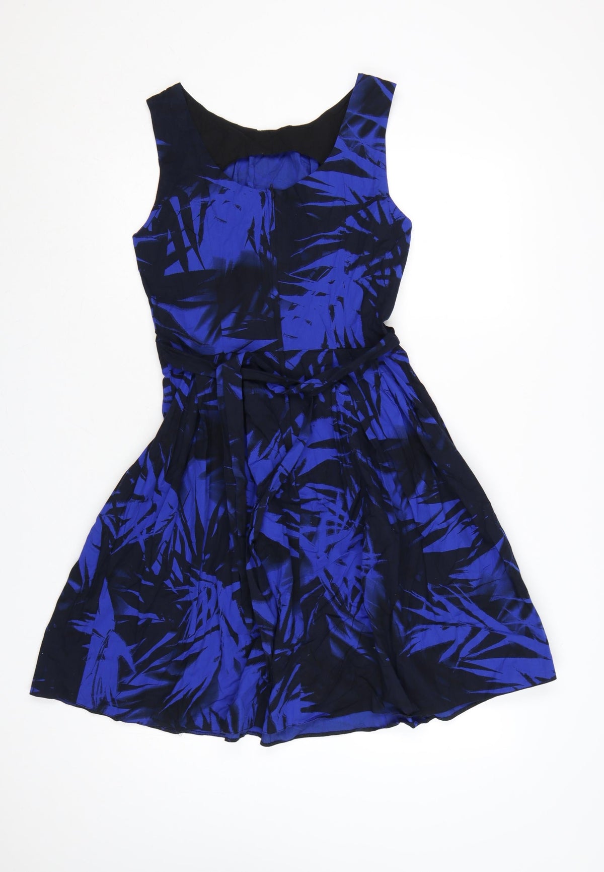 Close-up detail of Red Herring Women’s Blue Floral Fit & Flare Belted Dress UK 10