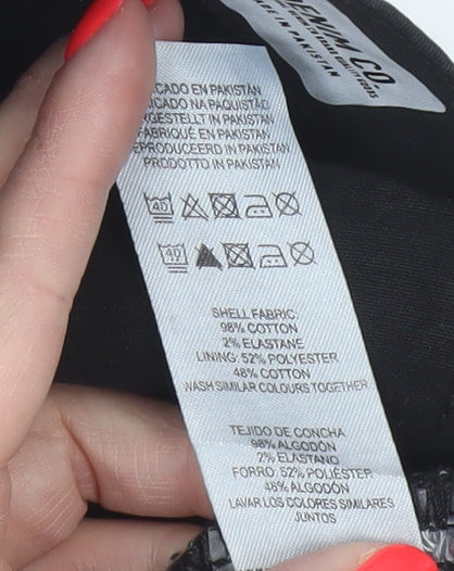 Brand and care label for Denim Co. Men’s Black W30 Slim Stretch Denim 5-Pocket Shorts