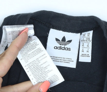 Brand and care label for adidas men’s black xl long sleeve logo graphic t-shirt