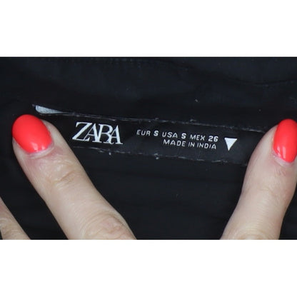 Zara Women’s Black Size S Classic Collared Long Sleeve Button-Up Shirt
