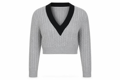 PRETTYLITTLETHING Women’s Grey S Cable Knit V-Neck Cropped Jumper