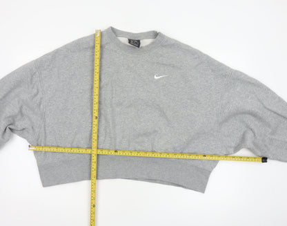 Nike Women’s Grey M Logo Crew Neck Pullover Sweatshirt Fleece