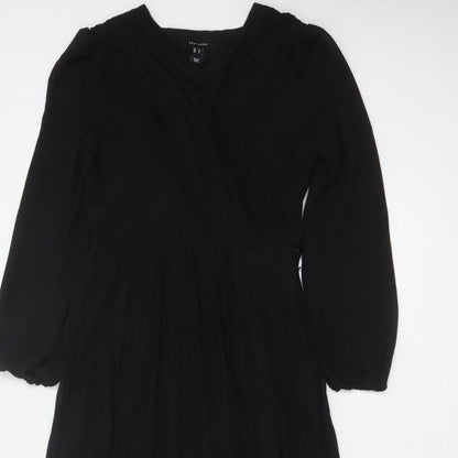 New Look Women Black UK 6 Long A-Line Pleated V-Neck Dress