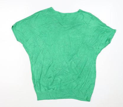 M&Co Women’s Green Size 10 Star Knit V-Neck Relaxed T-Shirt Top
